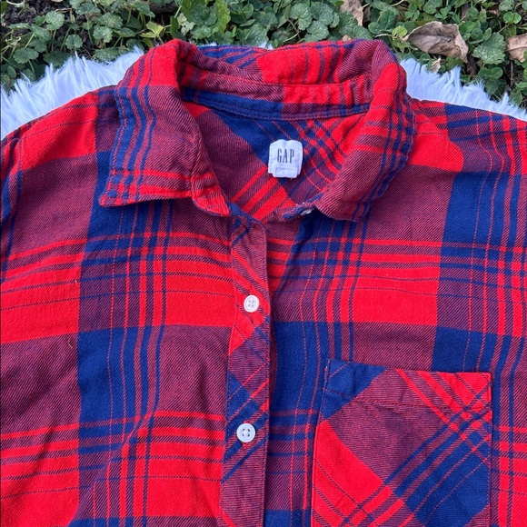 GAP Women’s Red and Navy Blue Flannel Button Down Shirt Size Medium - Picture 5 of 13